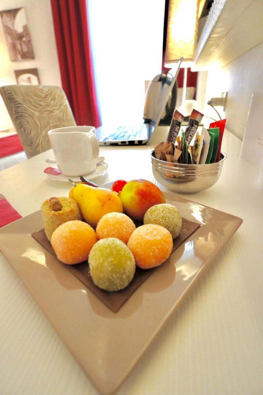 Tullia&Prisca Relais Hotel Rome Exterior photo