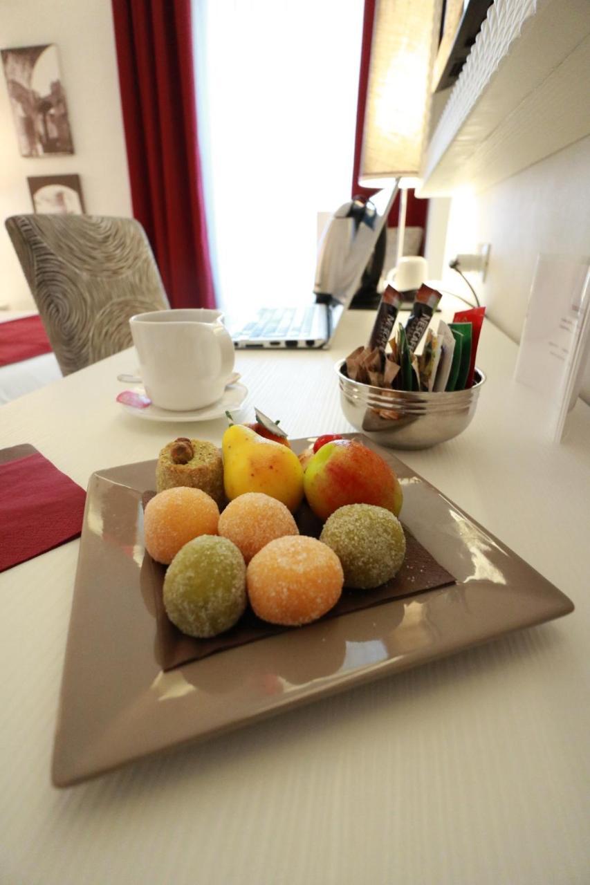 Tullia&Prisca Relais Hotel Rome Exterior photo